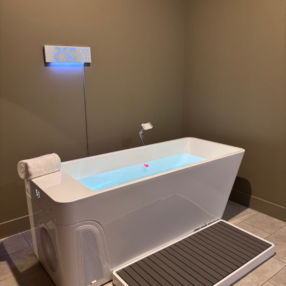 Contrast- Habersham Room 1-2 Guests at The Well Savannah in savannah, GA