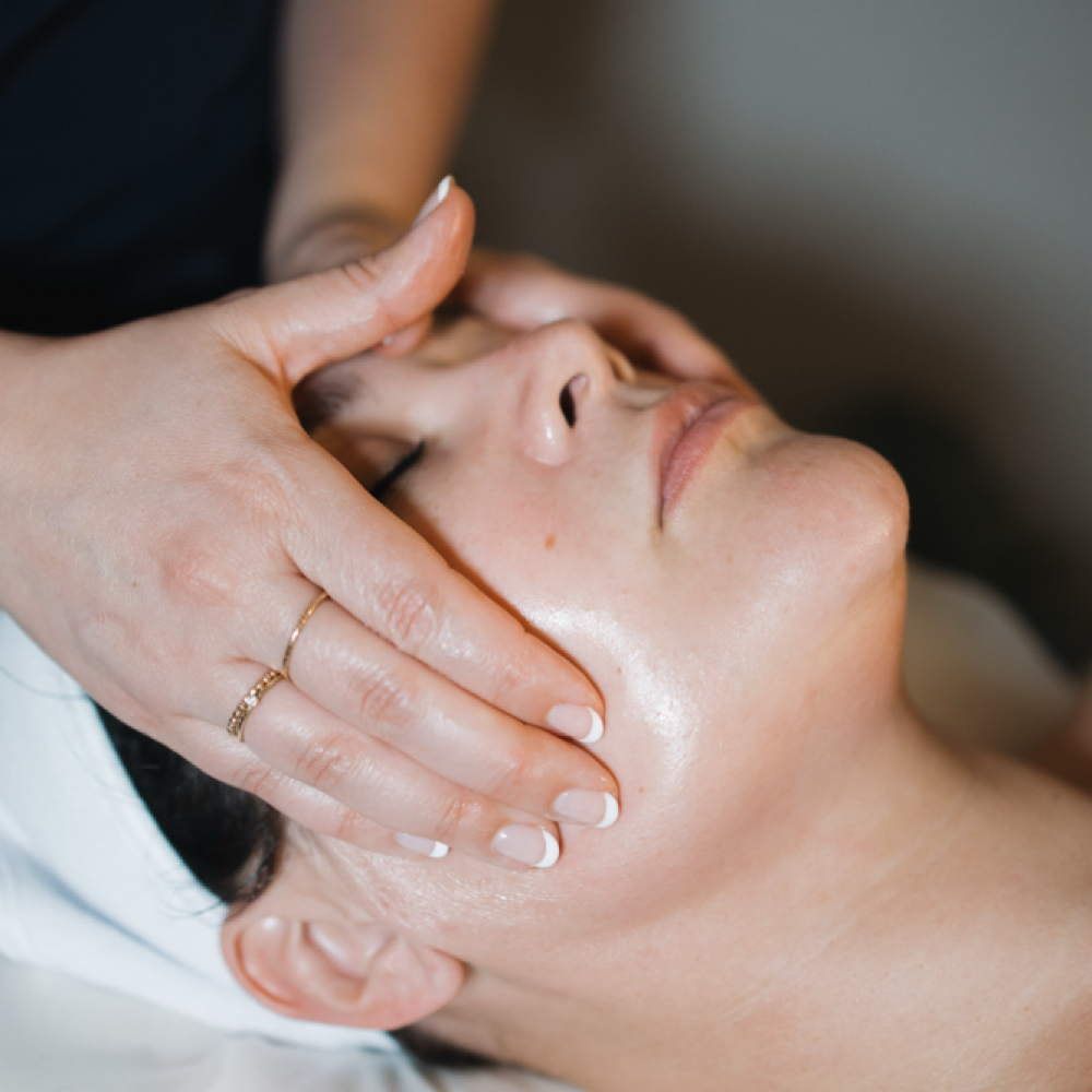 Forme Signature Facial