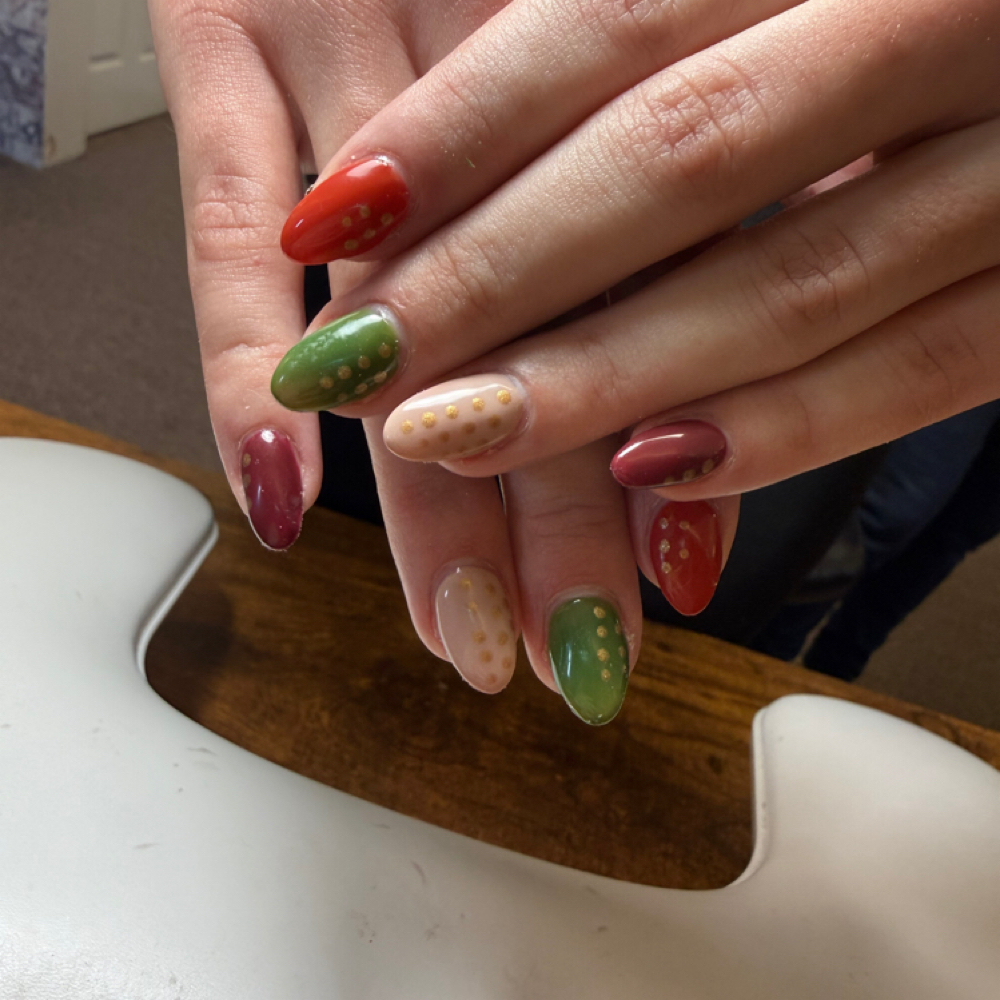 Gel Manicure: Simple Art at KC Nails & Spa in Washington, PA