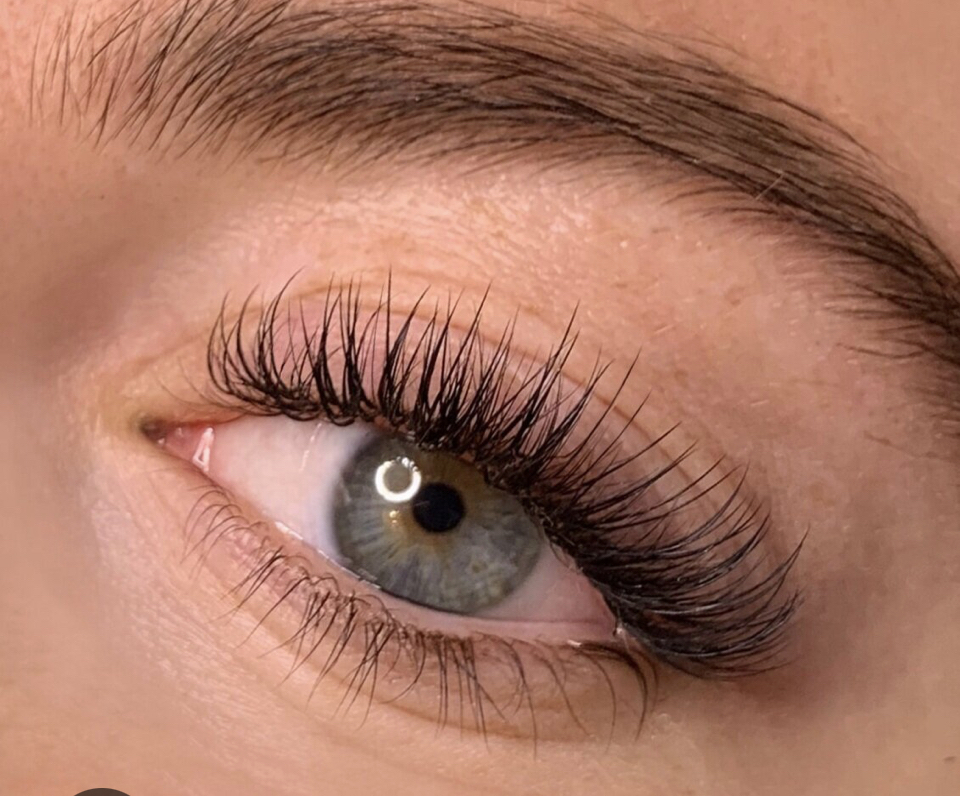 Hybrid Eyelash Extension