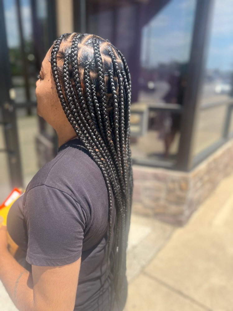 Knotless Medium at A&K Plush Hair in detroit, MI