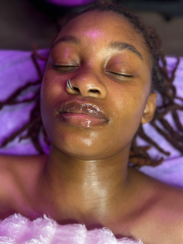 Diamond Glow Hydrofacial at Shay’s Peaceful Escape, LLC in San Antonio, TX