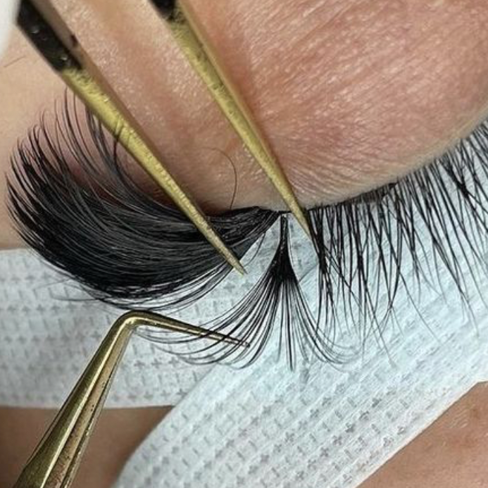 LASH FULLSET at little beauty studio in Alhambra, CA