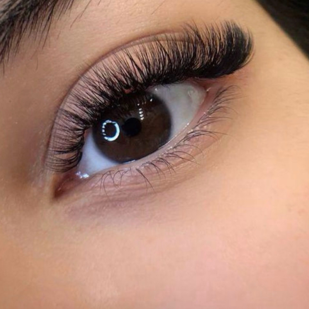 Natural Volume Set at Luxe Lash Studio by Mimi in Wilmette, IL