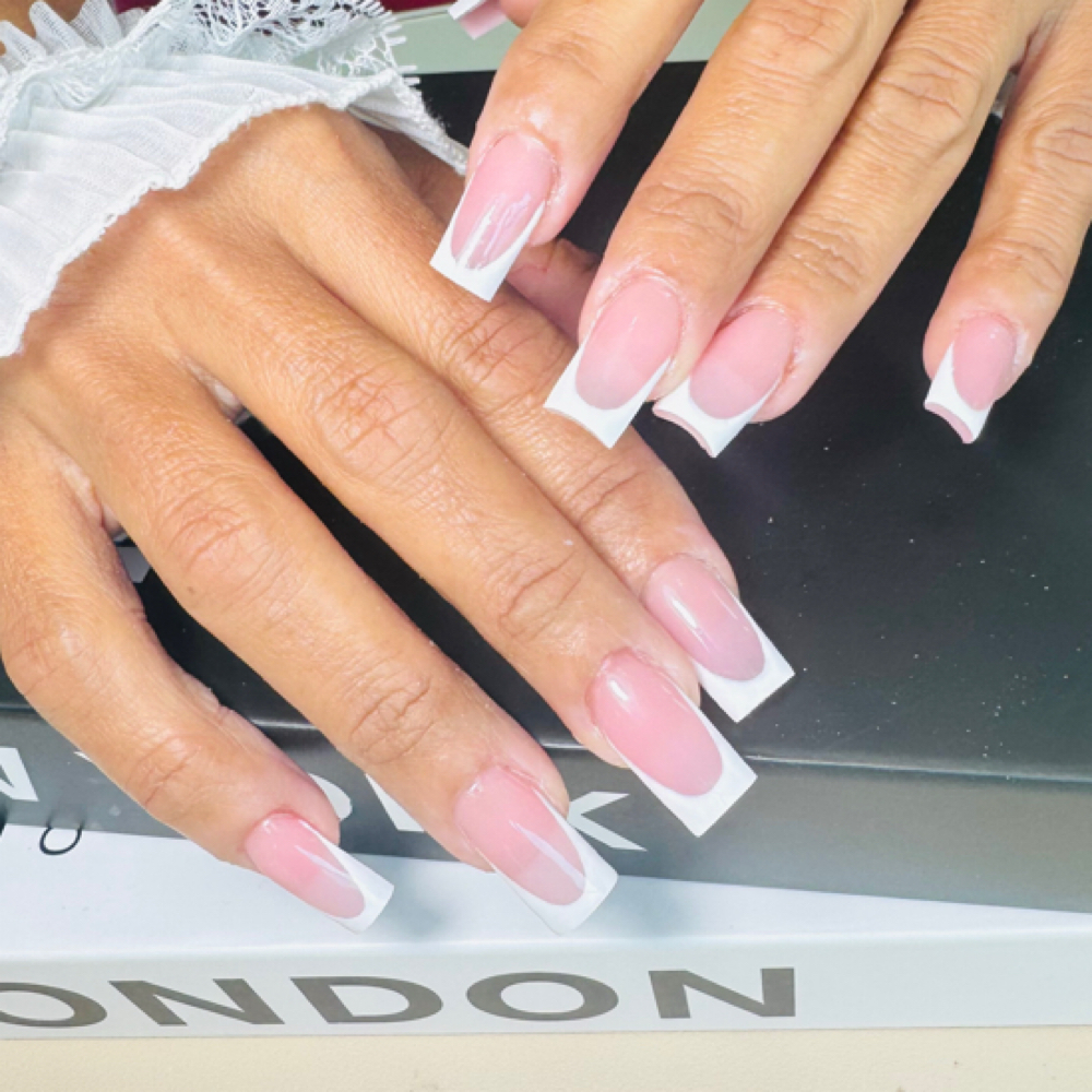 Diseno Basico at Luxury Nails By Morys in Sanford, FL