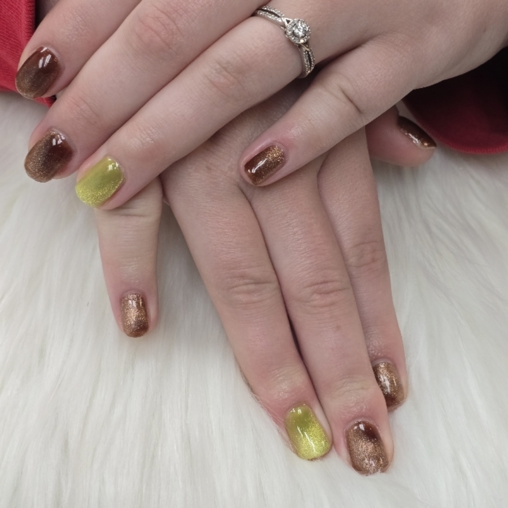 Gel Polish Manicure at JESSence in Youngstown, OH