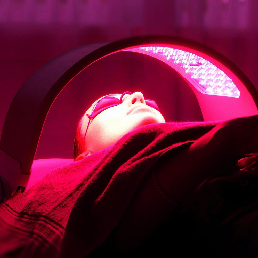 LED Light Therapy at Lashes in 1 Hour Natural & Volume in Palo Alto, CA