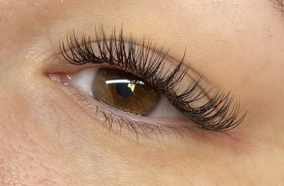 Wet Set Lashes:Cotie Henson