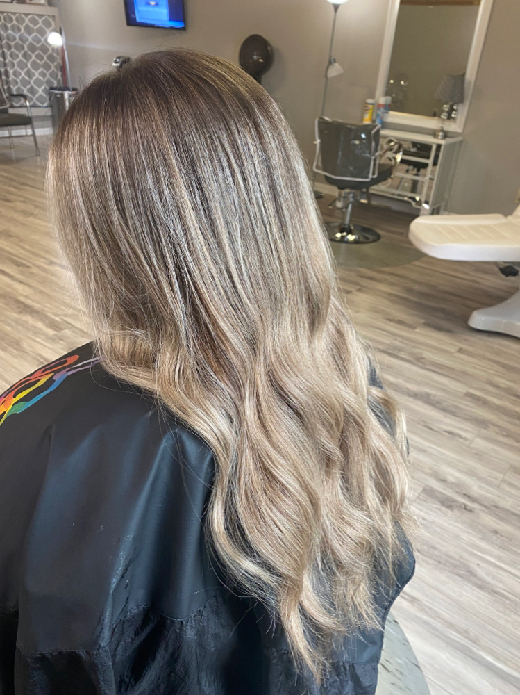 Root Melt at Hue Beauty Lounge in Prestonsburg, KY