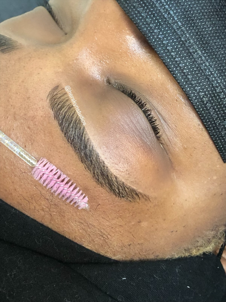 Signature Brow Sculpt - TWEEZING