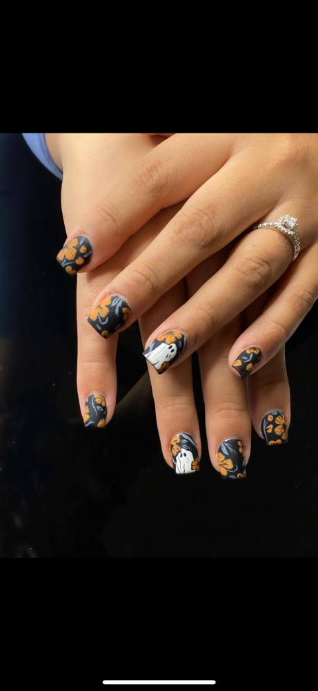 CREATIVE NAIL ART