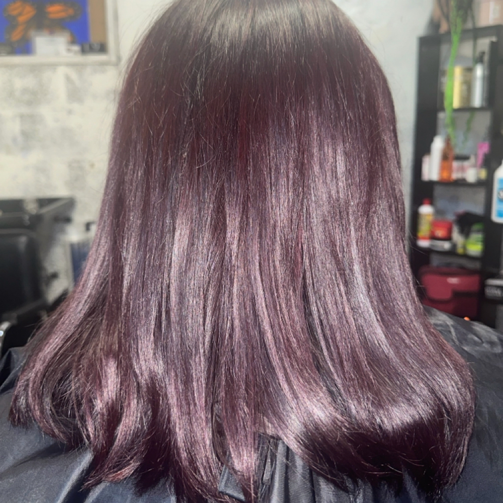 Gloss at LeanneStylette in Meriden, CT