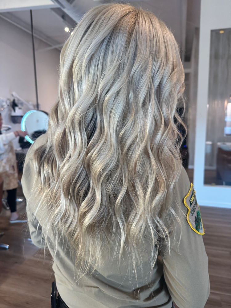Max Blonde