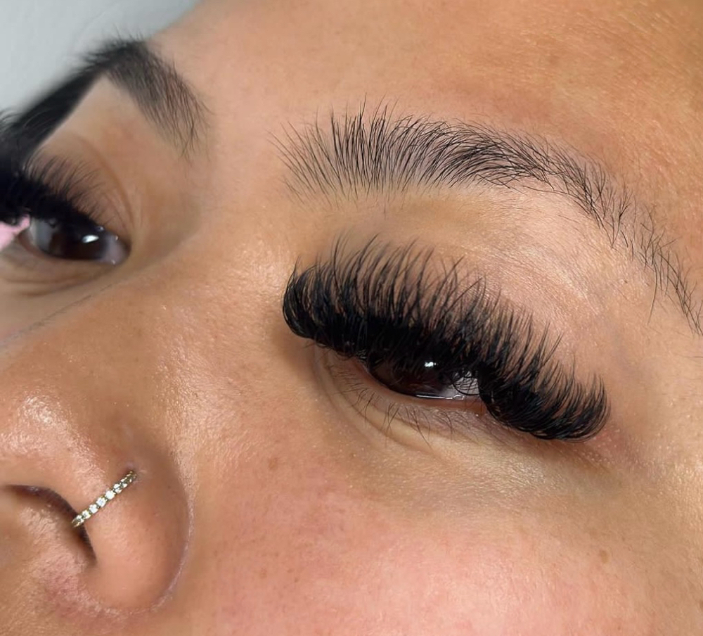 Volume Full Set at B’s Lashes in Seattle, WA
