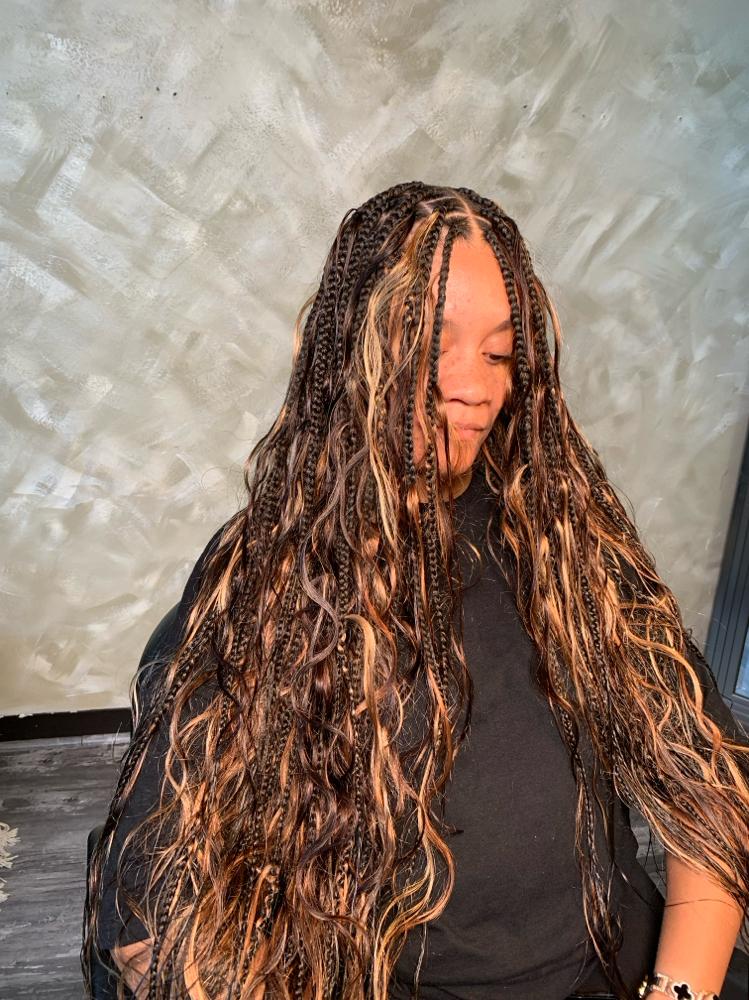 Knotless Braids at Her Mane Studio in Houston, TX