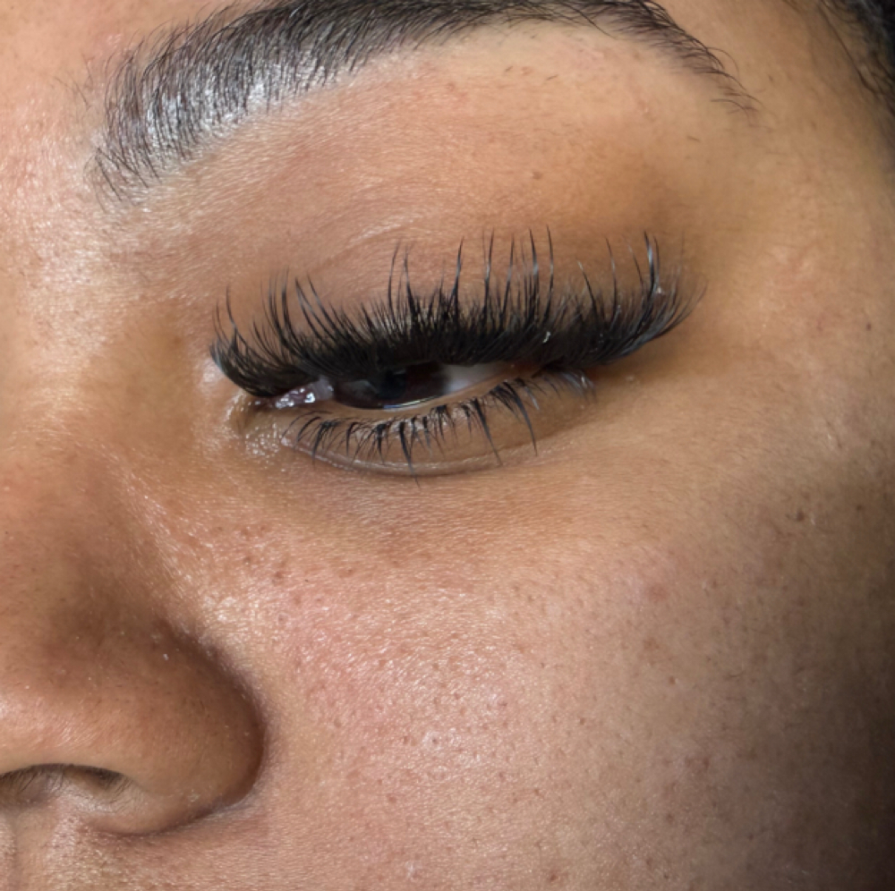 Wispy Lash Clusters at Serving Faces By Ari in Cleveland, OH
