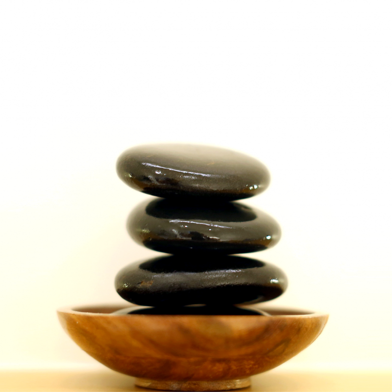 Hot Stone Massage 75 Minute