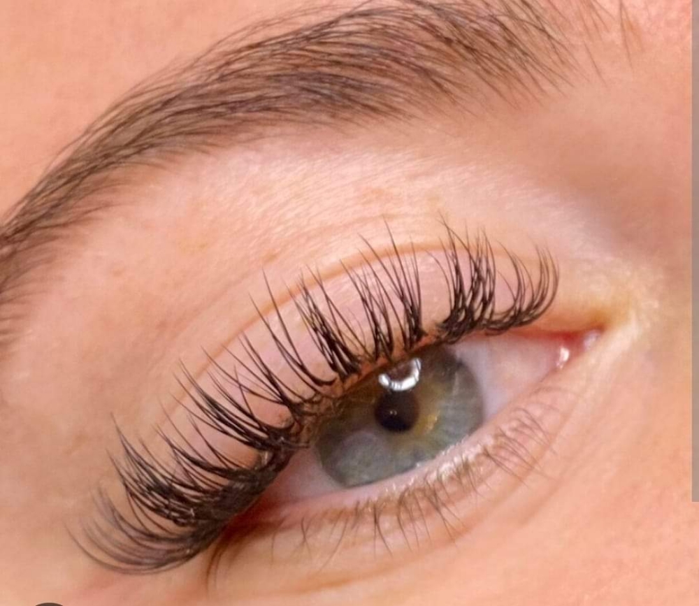 Full Set Hybrid Lash Extensions