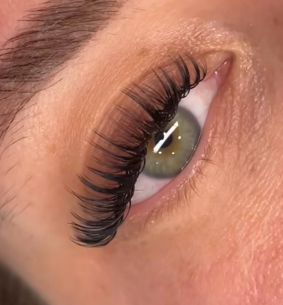 Wet Lash Look