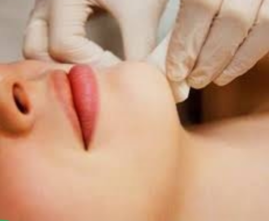 Chin Wax (Female)