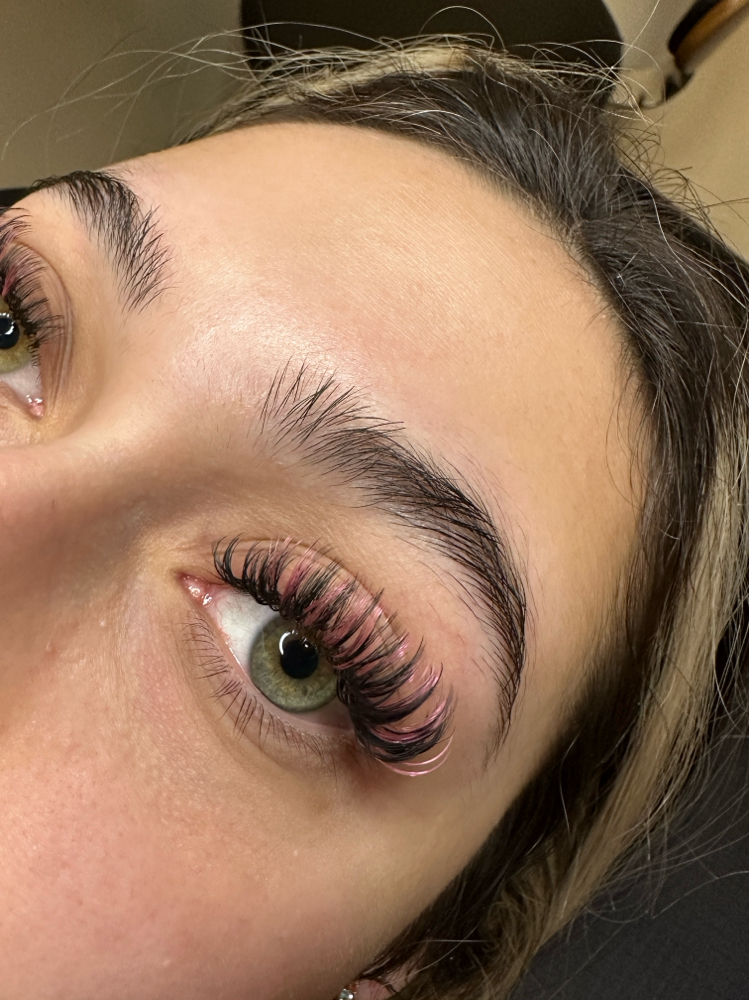 𝐂𝐨𝐥𝐨𝐫𝐞𝐝 𝐋𝐚𝐬𝐡 𝐒𝐞𝐭 at Home Glam Esthetics in Cicero, IL