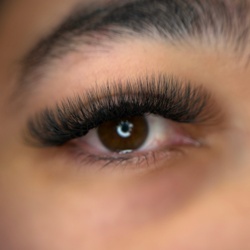 Volumen Full Set at NT Beauty Artist in North Bergen, NJ