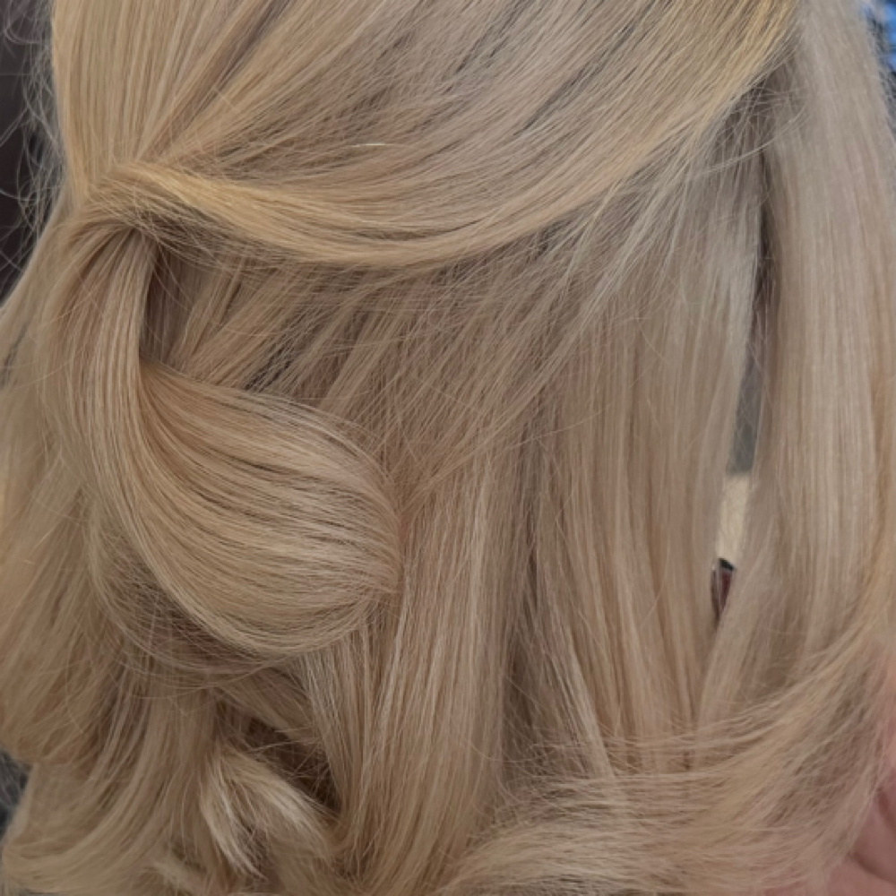 Bleach & Tone at Dream Hair Studios LLC in San Bernardino, CA