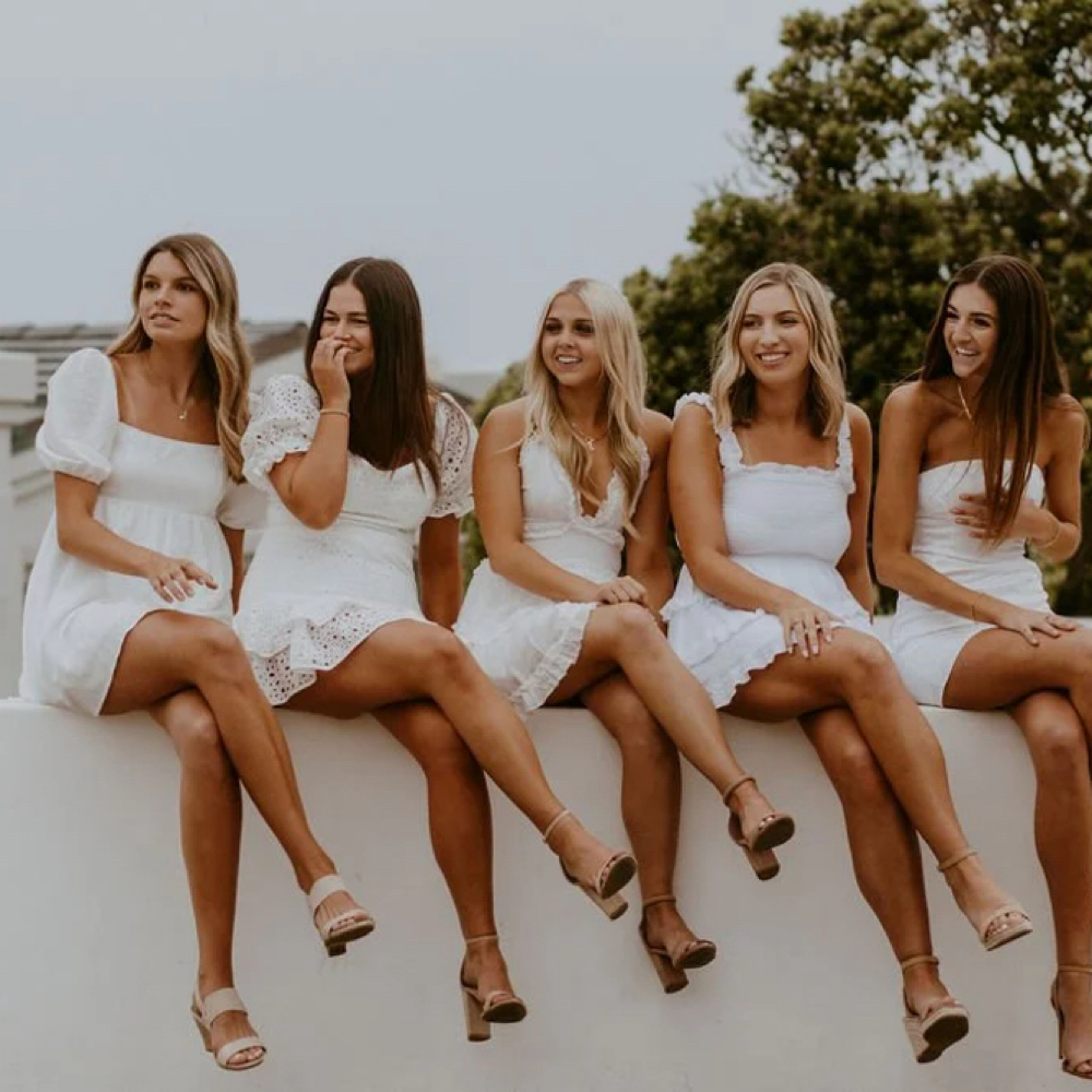Group Spray Tan 4+ people at Smooth Esthetics Skin Lounge in Grand Island, NE
