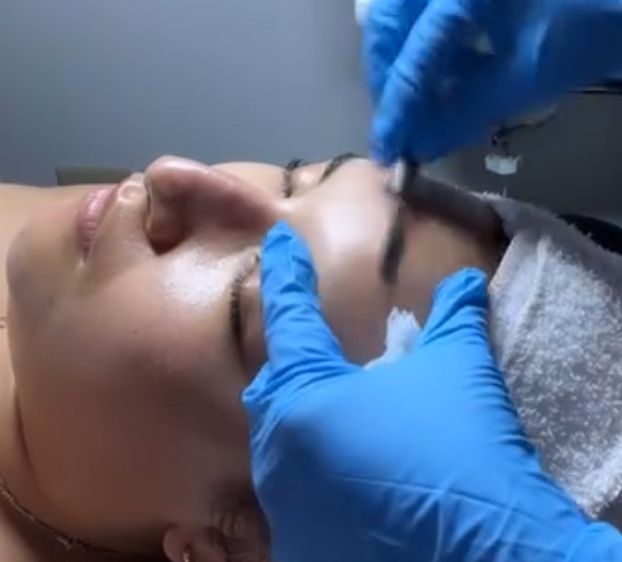 Dermaplane & Mini Facial