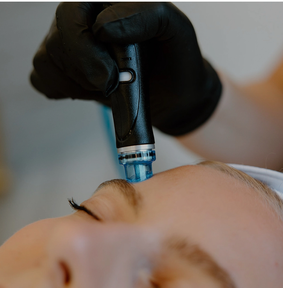 Signature Hydrafacial