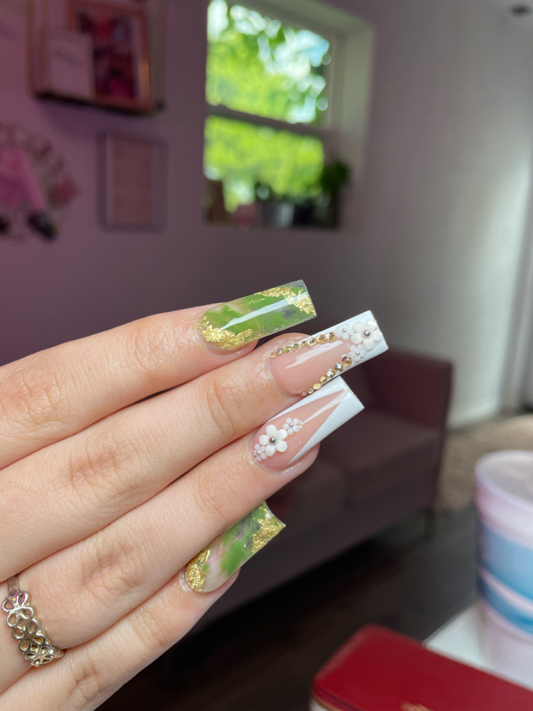 Medium Nails