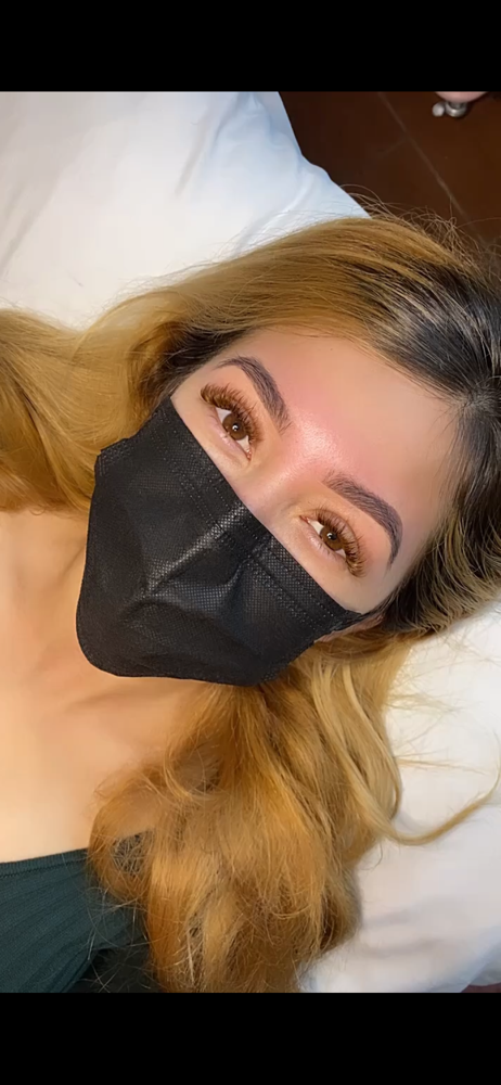 Brow Sculpt With Wax