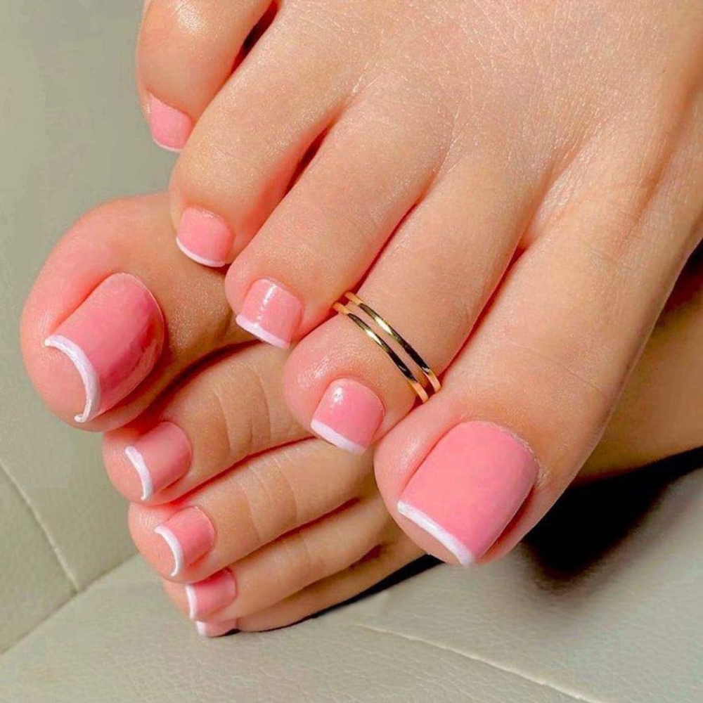 The Gel Polish Pedicure at Yuly Beauty Salon in Union City, NJ