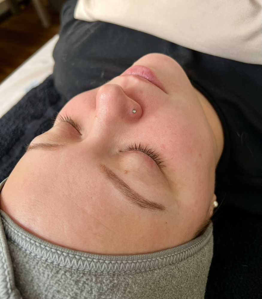 Eyebrow Tinting