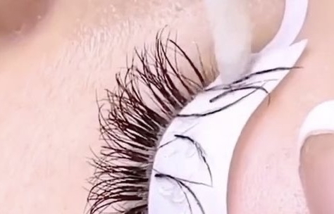 Lash Removal