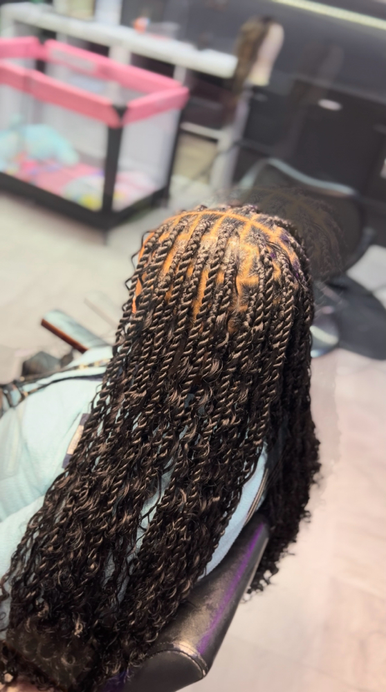 Medium Island Twists W/ Extra Boho
