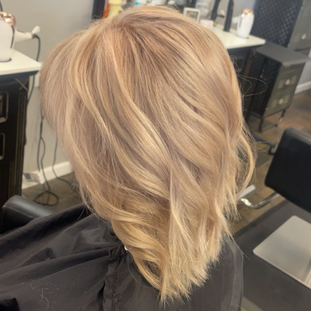 Partial Blonding at Studio 121 in Mooresville, IN