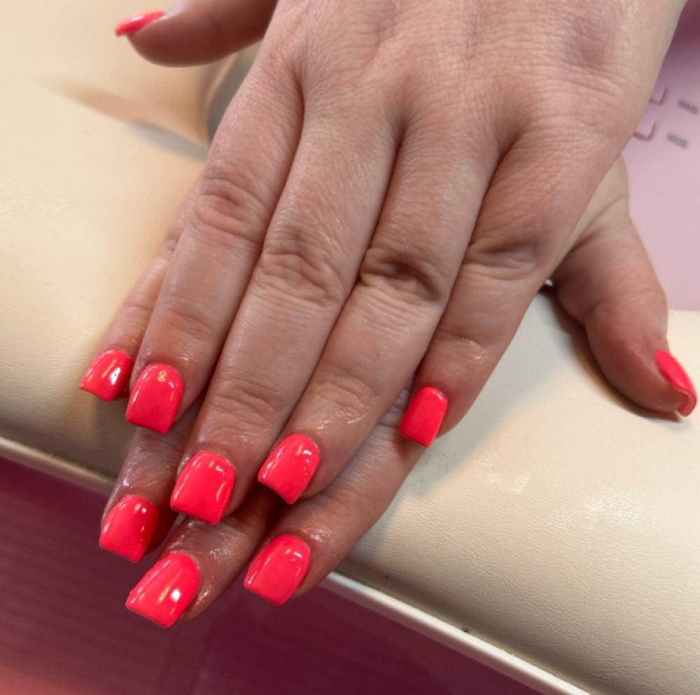 Short Acrylic Set at The Beauty Bar in Leland, MS