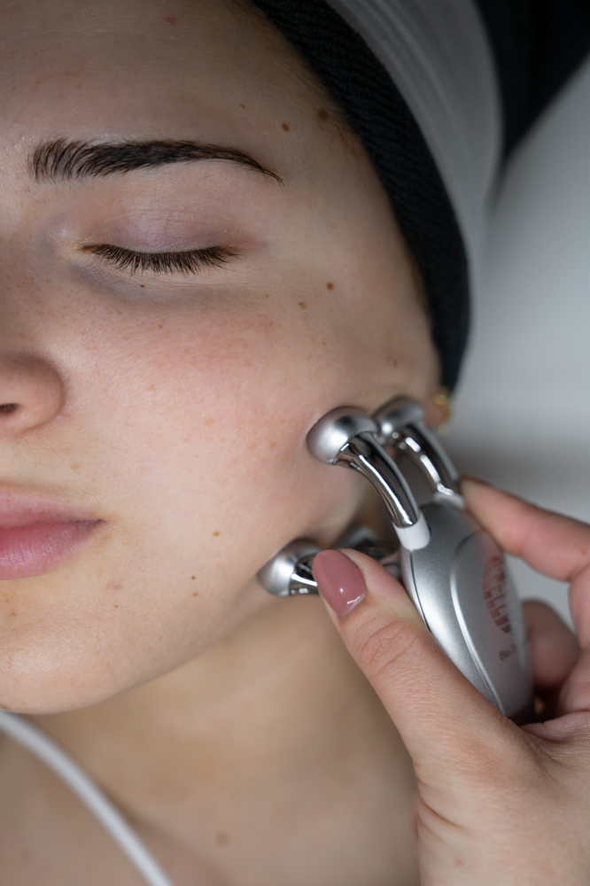 Microcurrent Facial