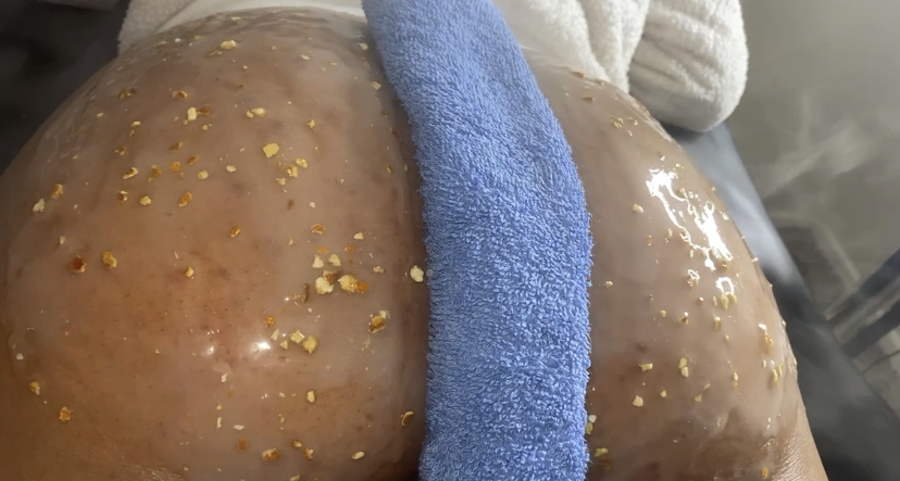 Bum Wax + Bum Facial Combo