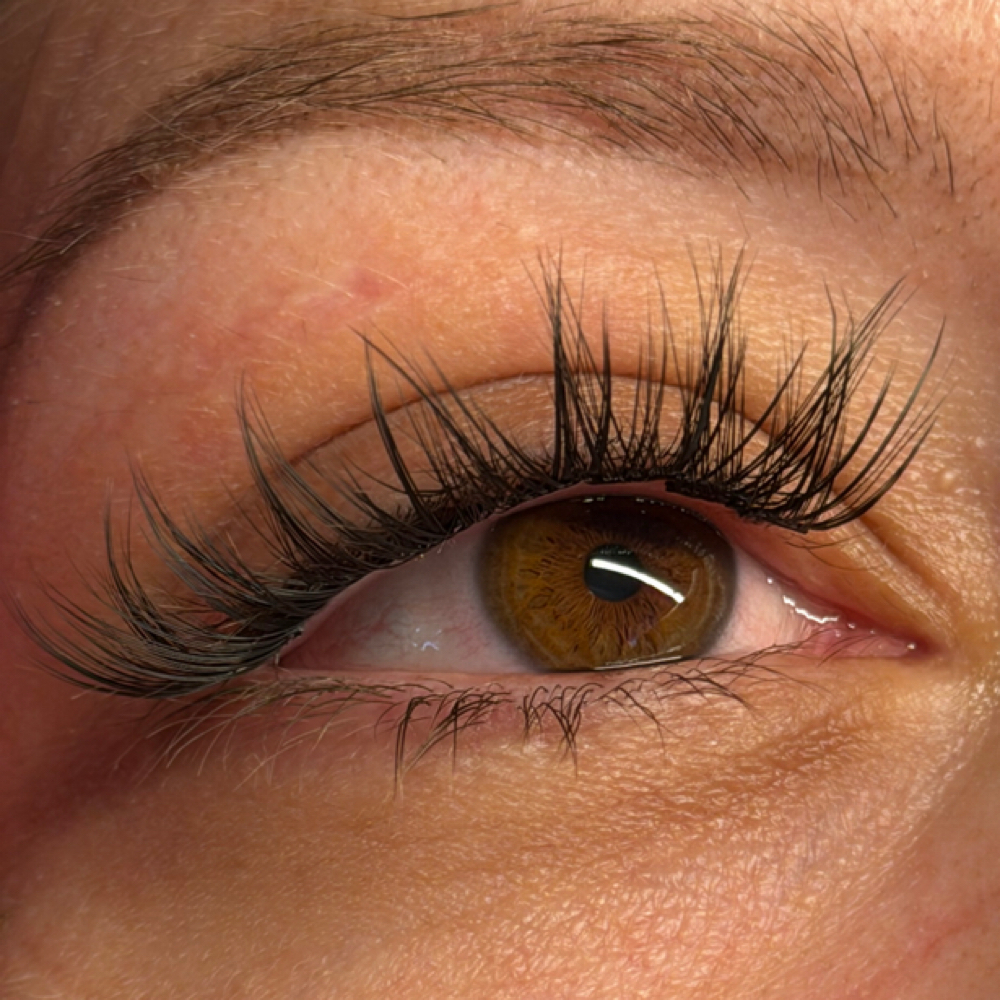 Eyelash Clusters at Glow Essence in Pueblo, CO