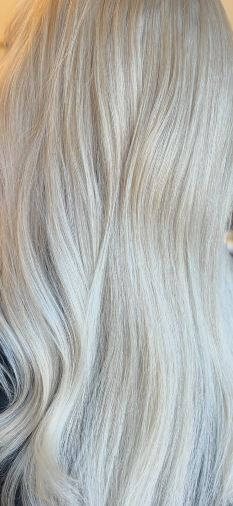 Bleach And Tone Root Retouch