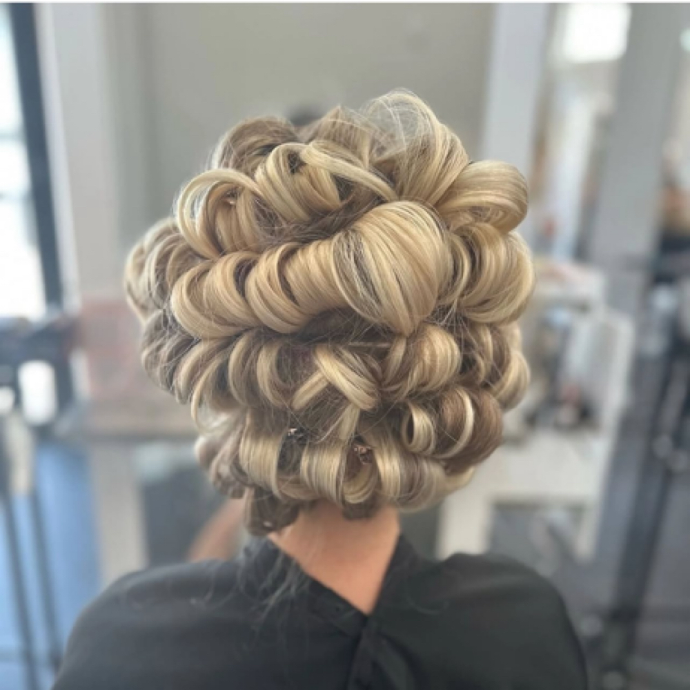 Luxury Blow-Dry Experience