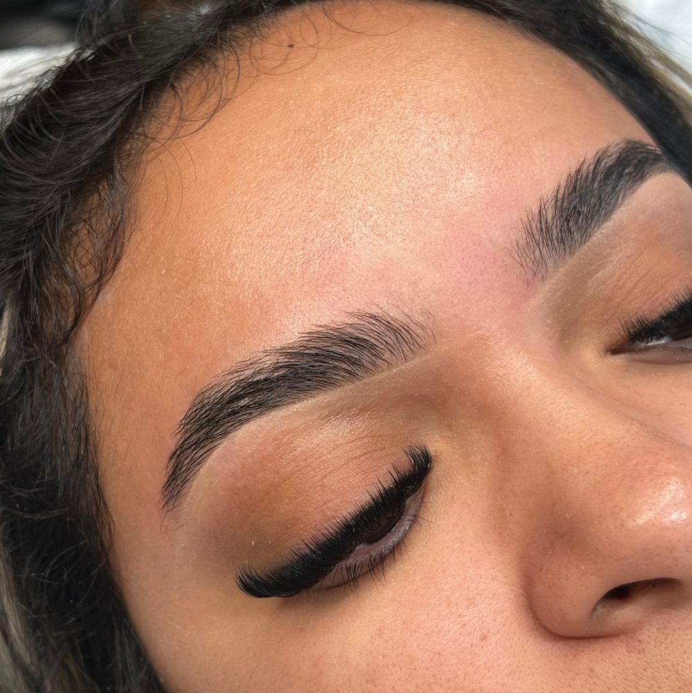 Brow Wax & Sculpt