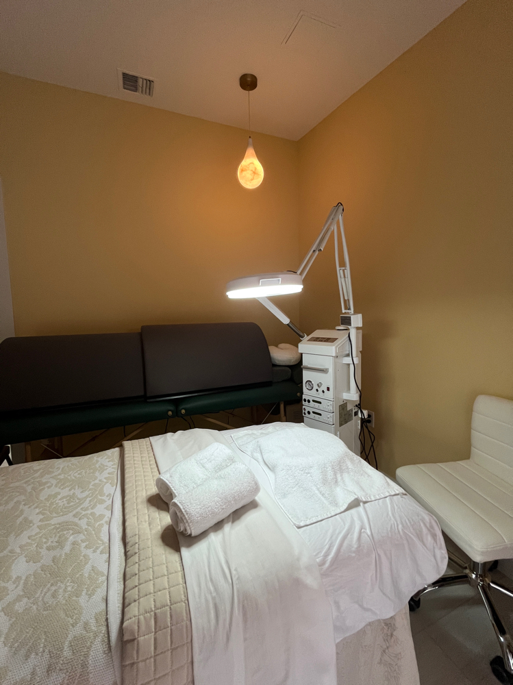 Dermaplaning Facial at Aesthetics By Aishlyn in Seattle, WA