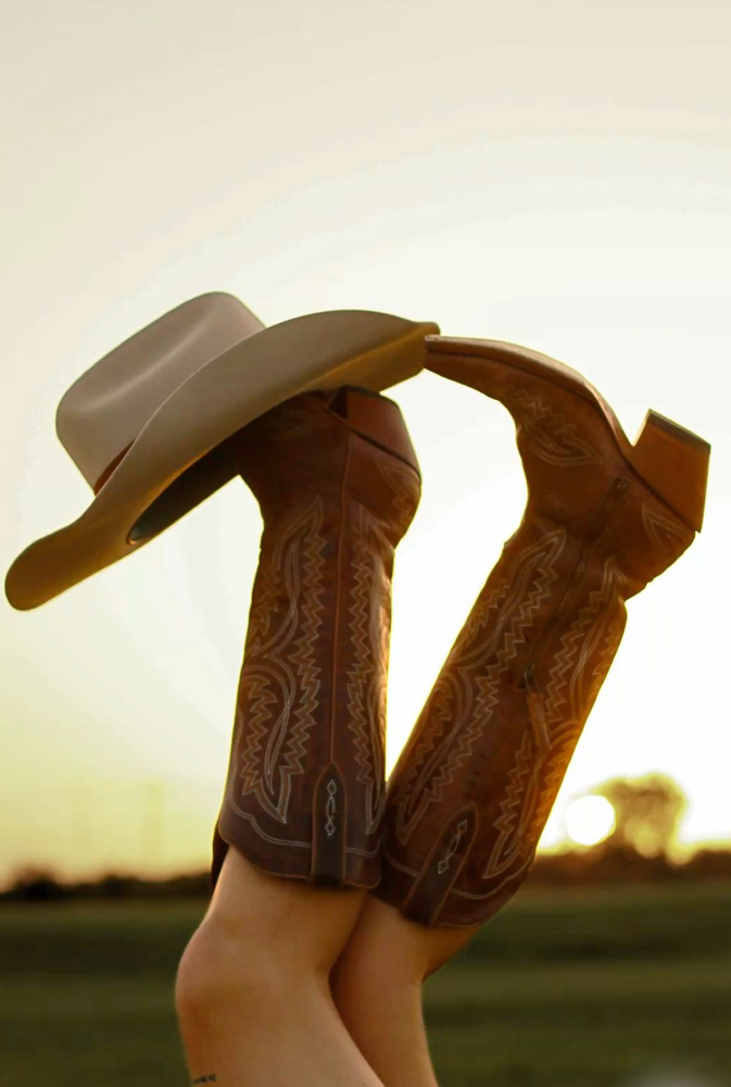 The Sundown Glow (60 Minutes) at Cowgirl Casanova Aesthetics in Donnelly, ID