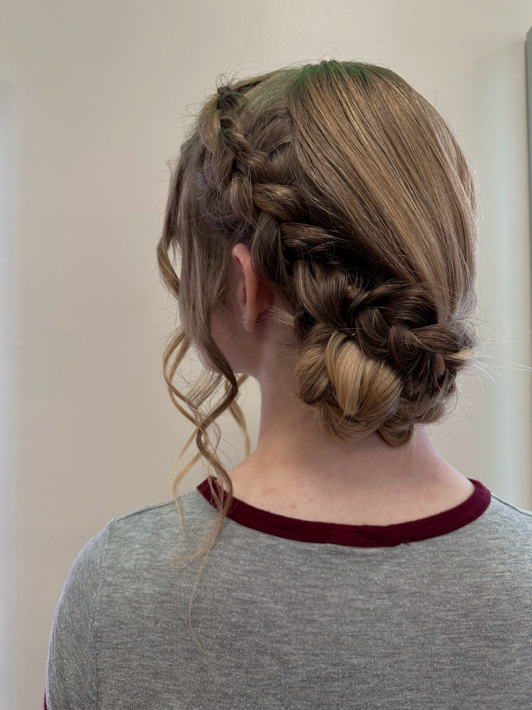 Updo at ManesbyMariana in Miam, FL