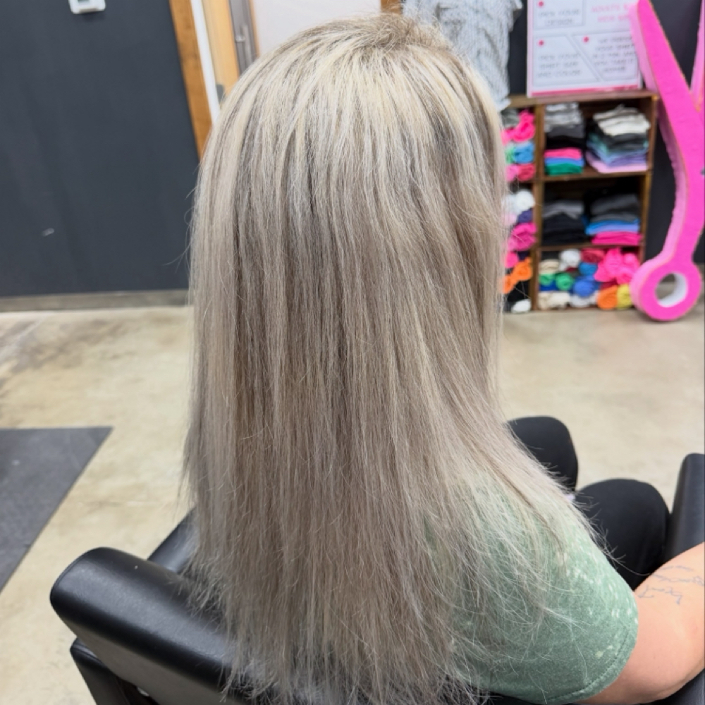 Root Re Fresh at SG Stylez Hair Salon in Wills Point, TX