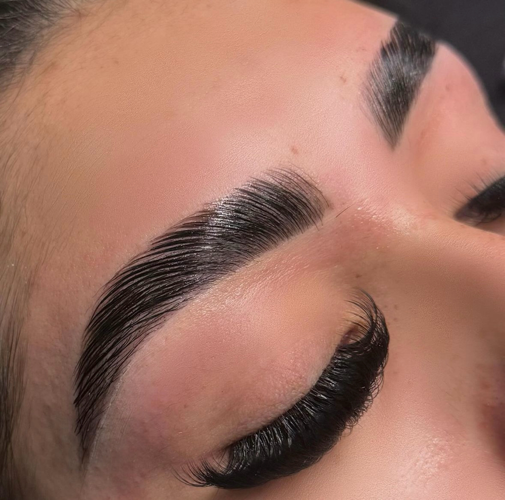 Brow Lamination with Tint