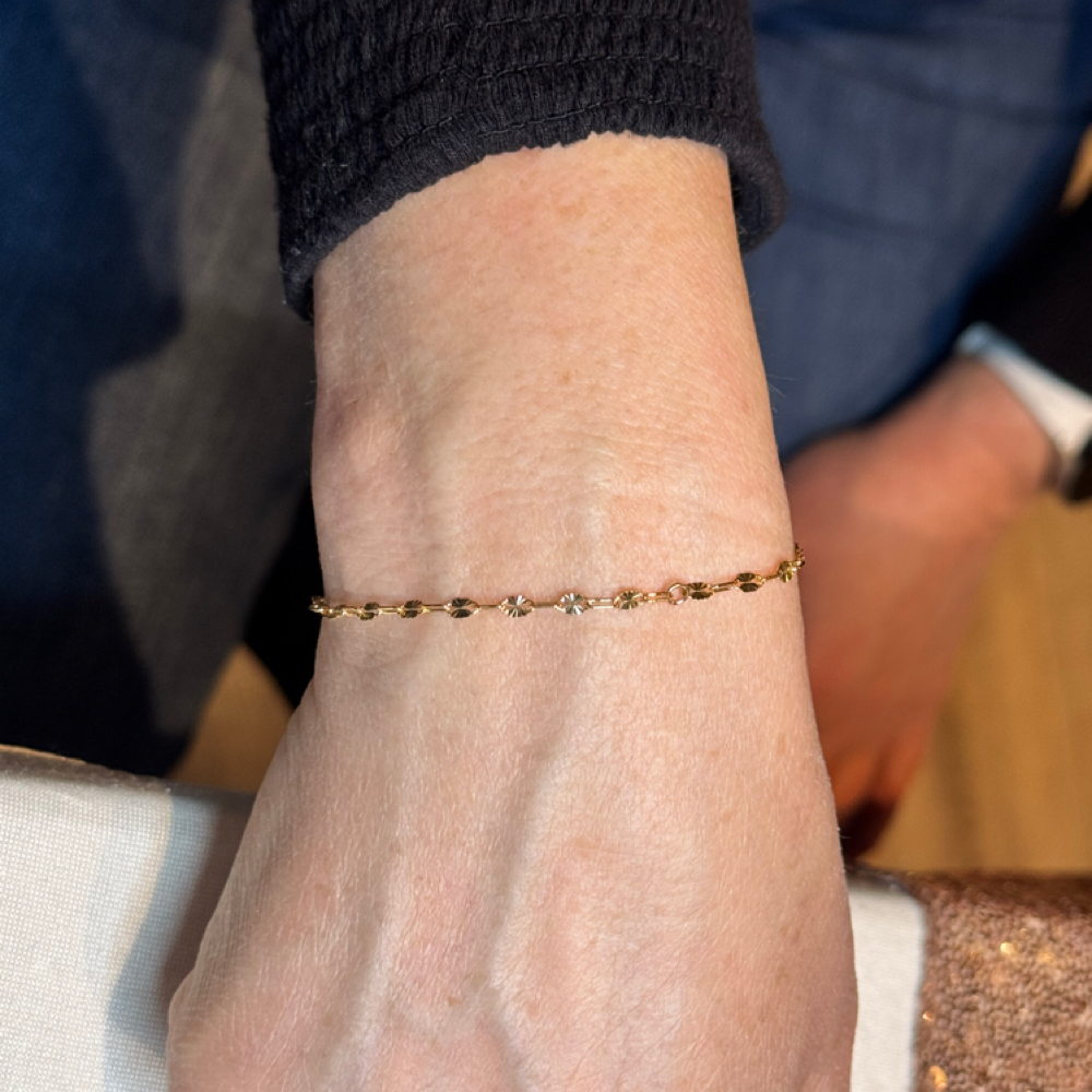 āļøGOLD HAND CHAIN at Hola Lashes in Bradley, IL
